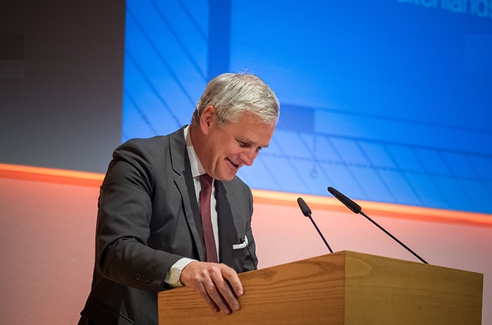 Fernand Huts schreef 30 brieven naar Kris Peeters