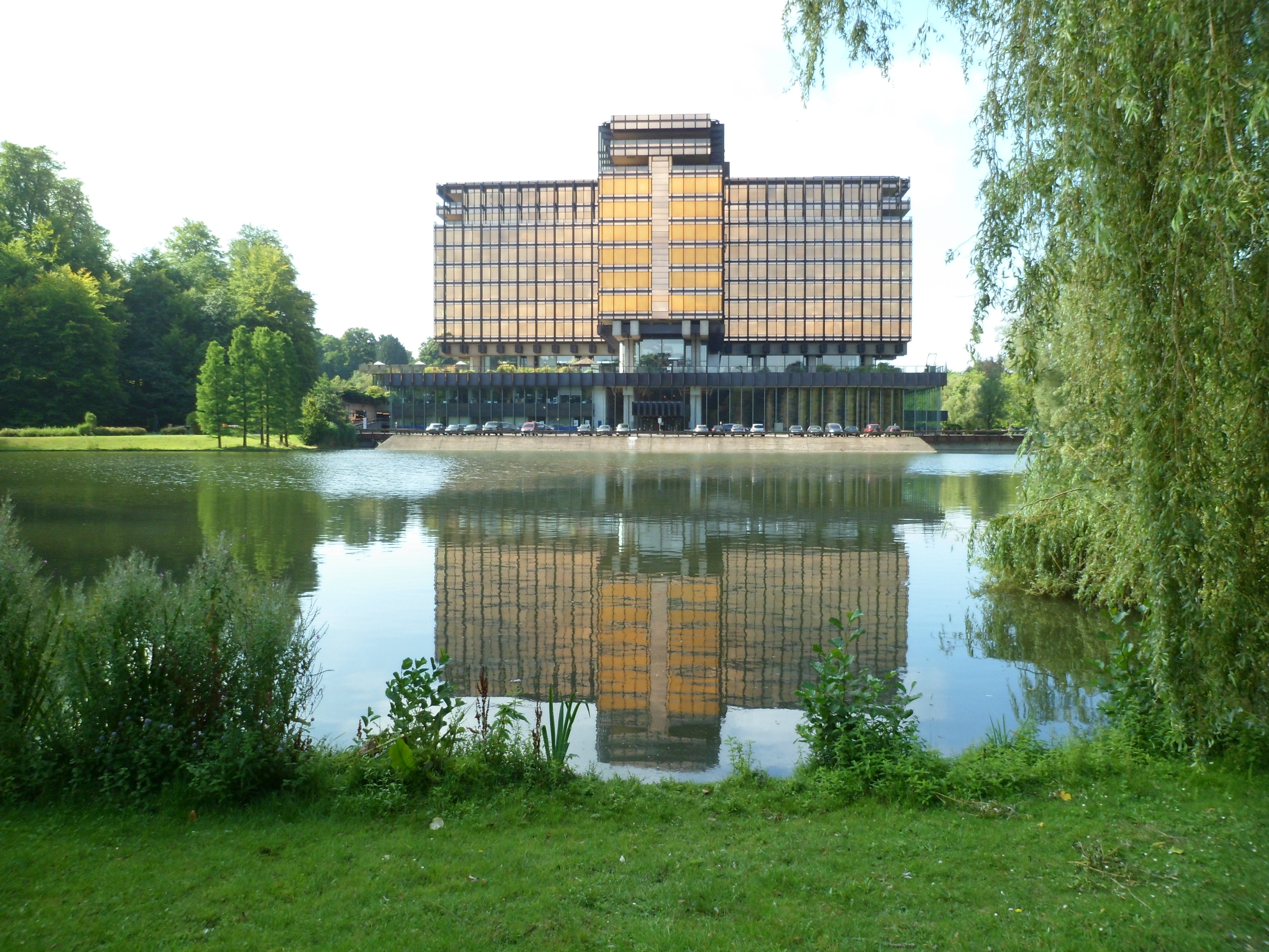 Komt nieuwe VS-ambassade op oude Navo-site ?