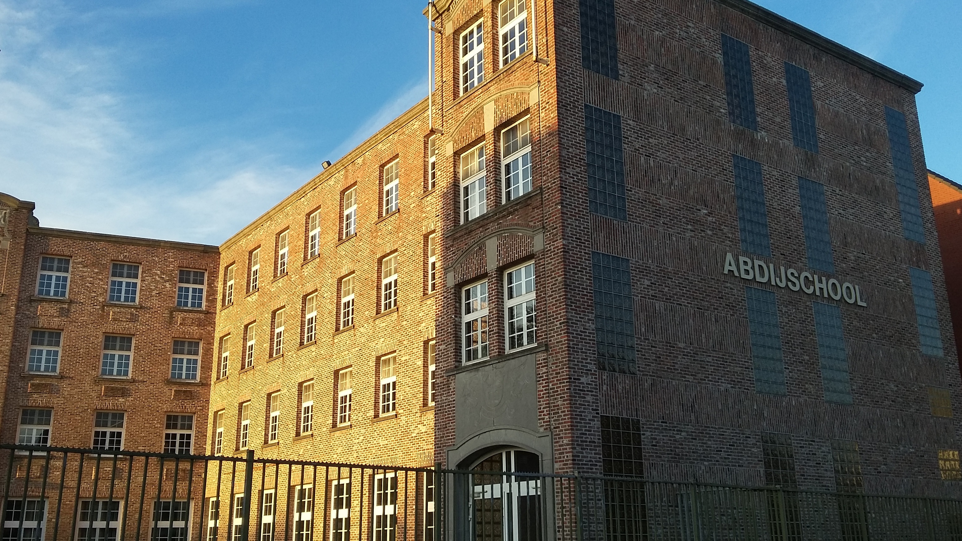 NIEUW – Bart Verhaeghe bouwt Abdijschool van Dendermonde om tot ‘Hof van Saeys’