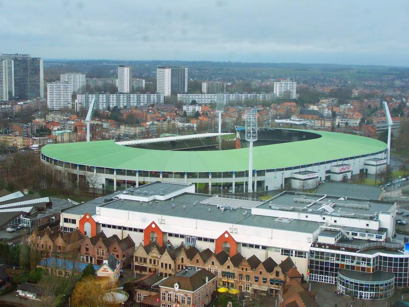 VOETBALGELD – Proficiat, u mag de vernieuwde “Golden Generation Arena” betalen