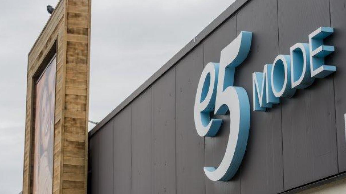 Vakbond vindt nieuwe eigenaar E5 Mode ‘onrespectvol’ na sluiting Waalse winkels
