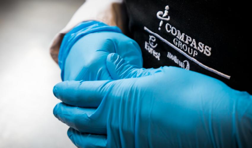 NIEUW – Brusselse cateraar Compass boekt eerste 6,5 miljoen euro coronaverlies weg