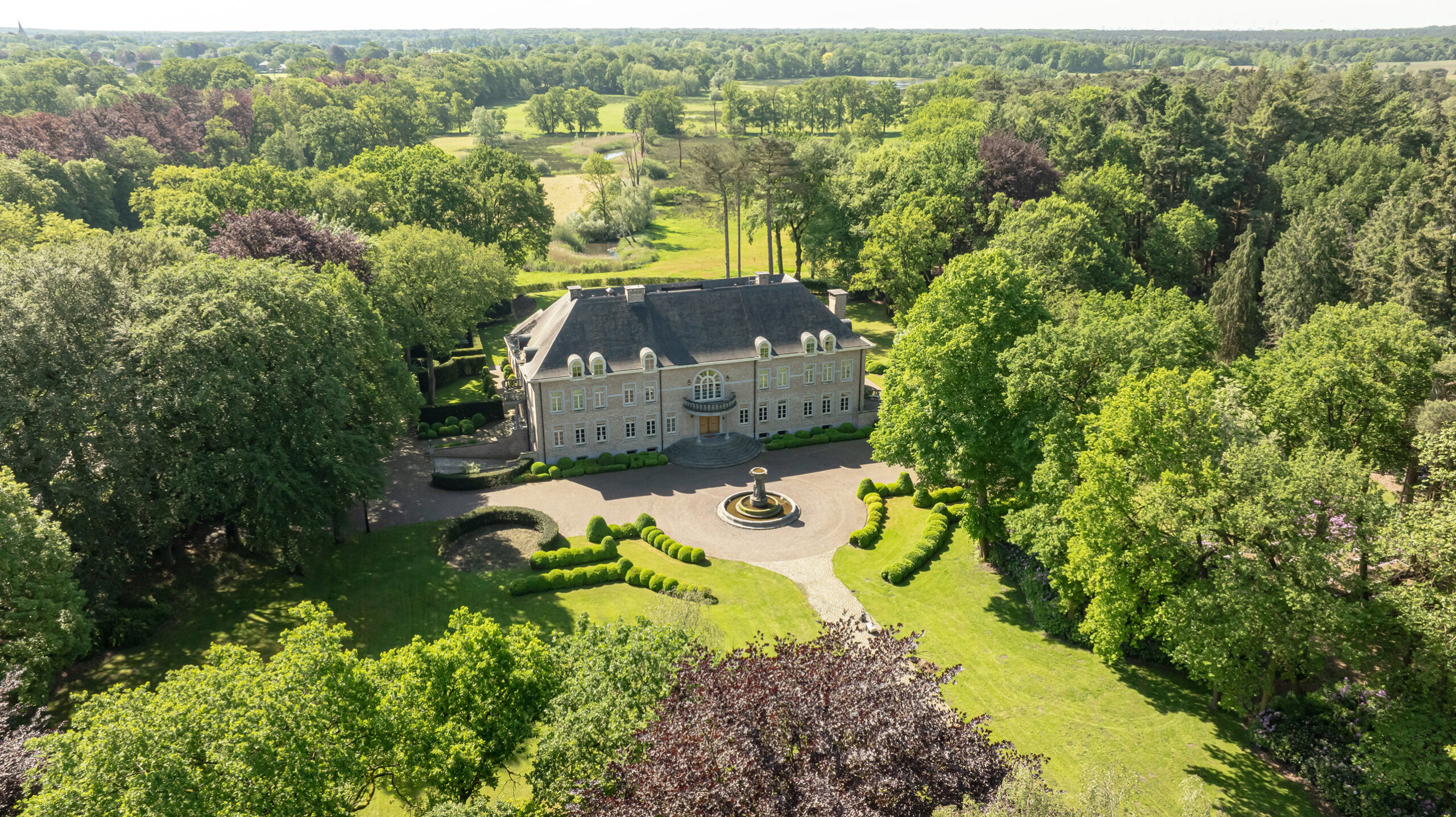 VASTGOED – Afrojack vraagt 7 miljoen voor zijn kasteel in Kalmthout (en incasseert verlies van 3 miljoen)