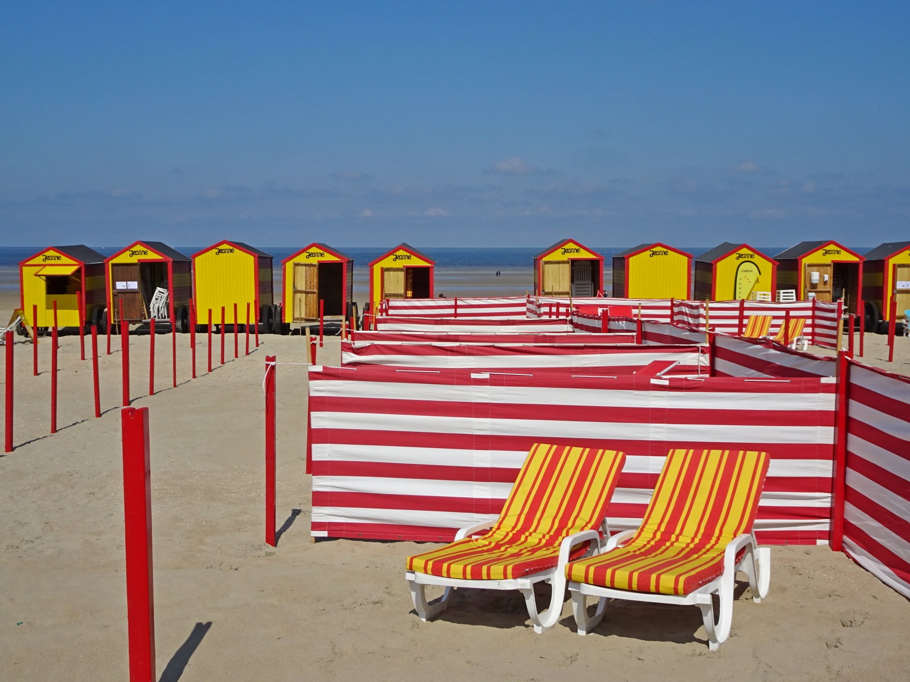 NIEUW – Hans Bourlon en Gert Verhulst kopen strandcabines in De Panne